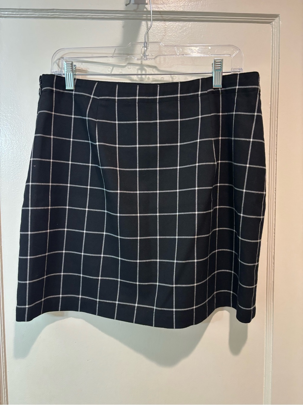 Abercrombie & Fitch Black Grid Mini Skirt - Picture 3 of 4